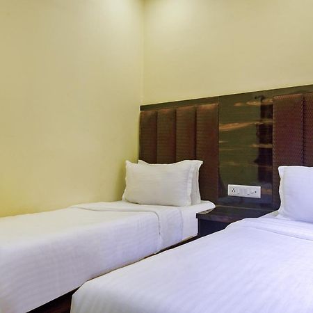 Hotel Deluxe Mumbai Exteriör bild