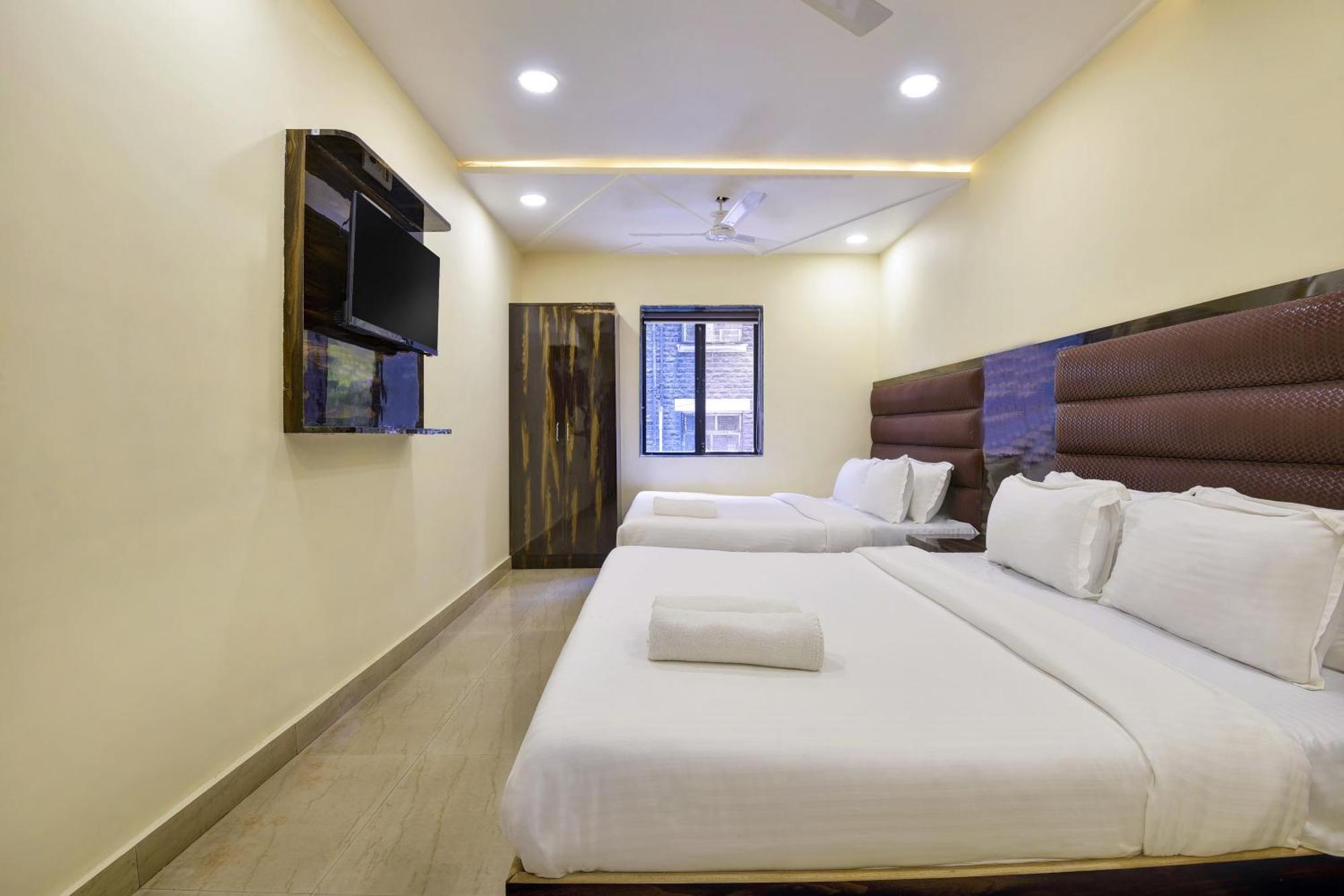 Hotel Deluxe Mumbai Exteriör bild