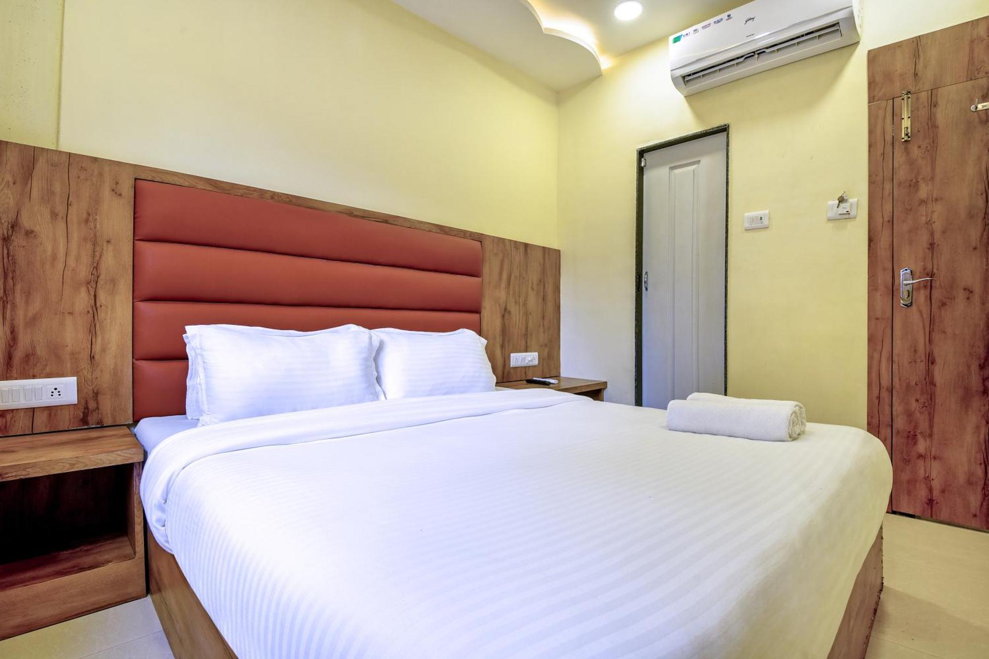 Hotel Deluxe Mumbai Exteriör bild