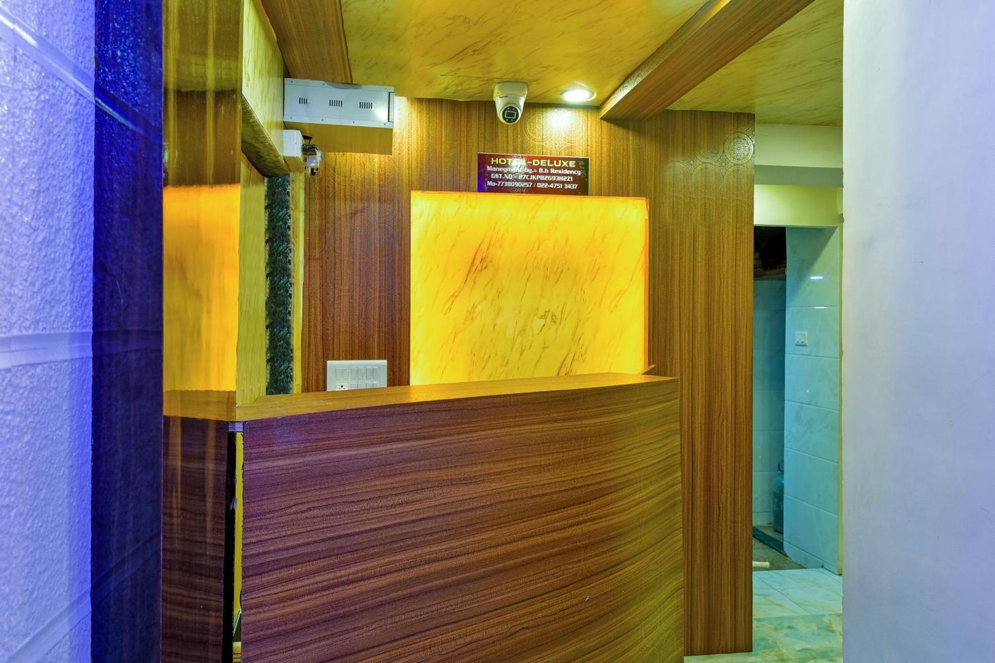 Hotel Deluxe Mumbai Exteriör bild